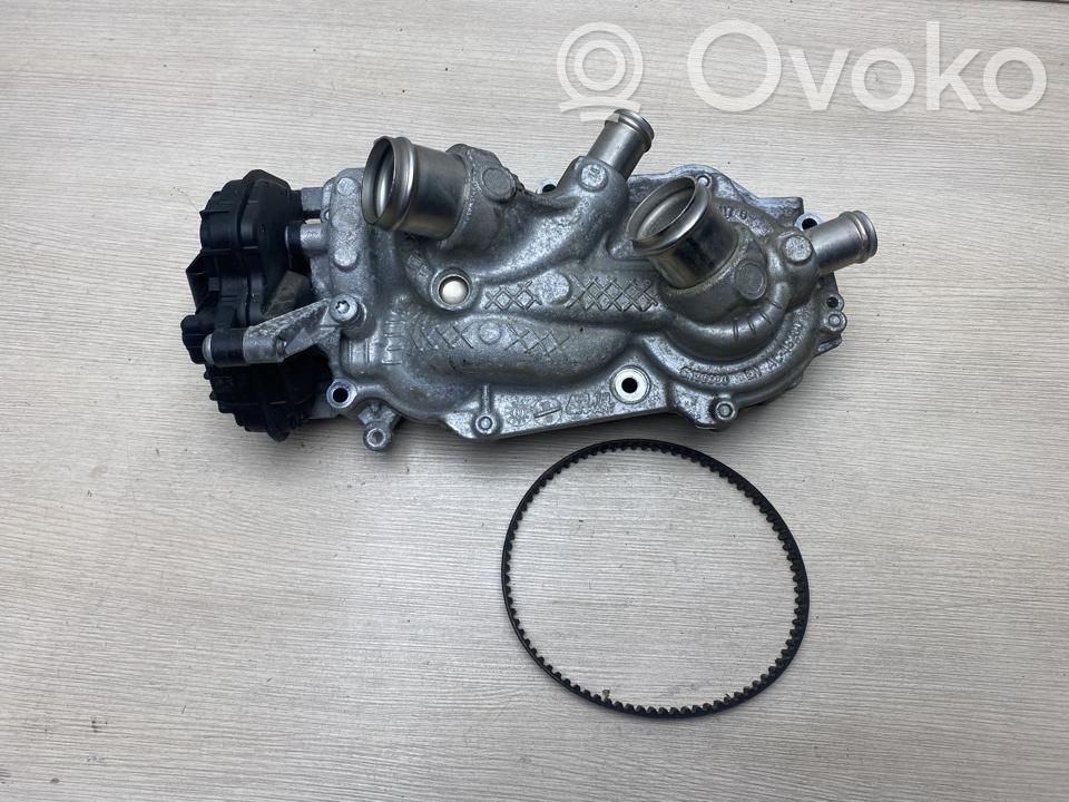 Volkswagen PASSAT B8 Vesipumppu 