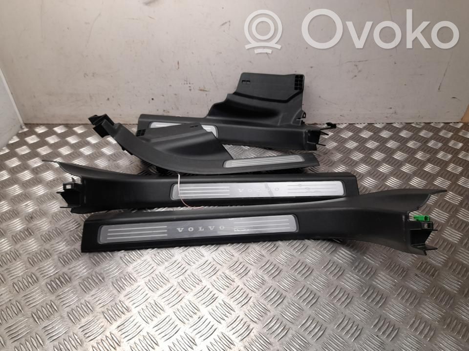 Volvo S90, V90 Altro elemento di rivestimento sottoporta/montante 
