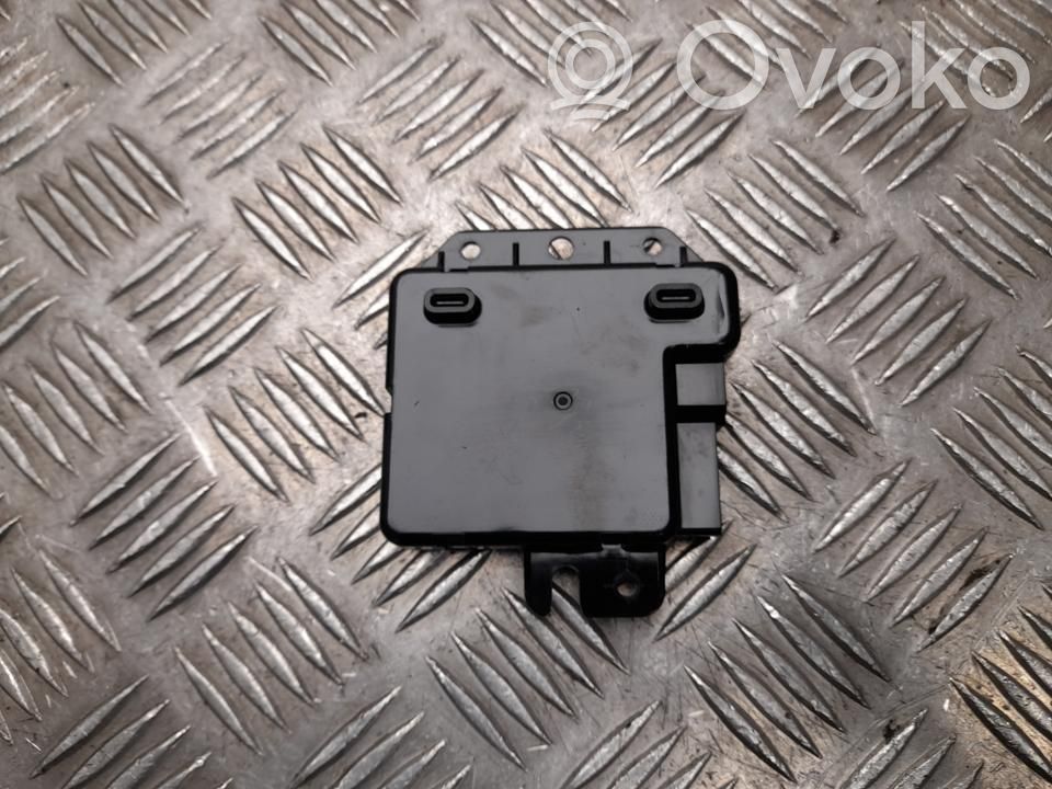 Tesla Model 3 Enchufe conector USB 