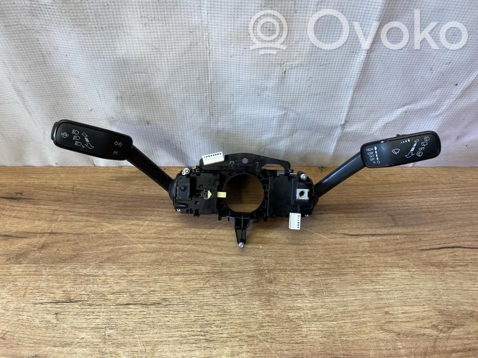 Cupra Ateca Pyyhkimen/suuntavilkun vipukytkin 