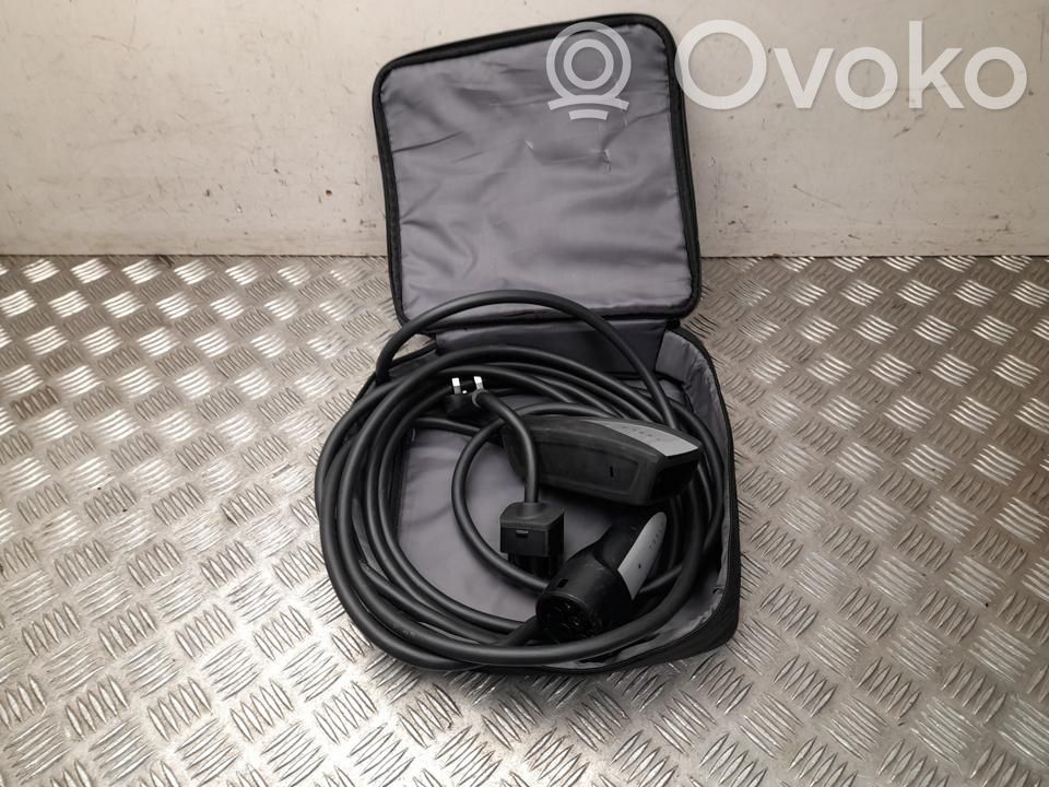 Tesla Model 3 Elektromobilio įkrovimo laidas 