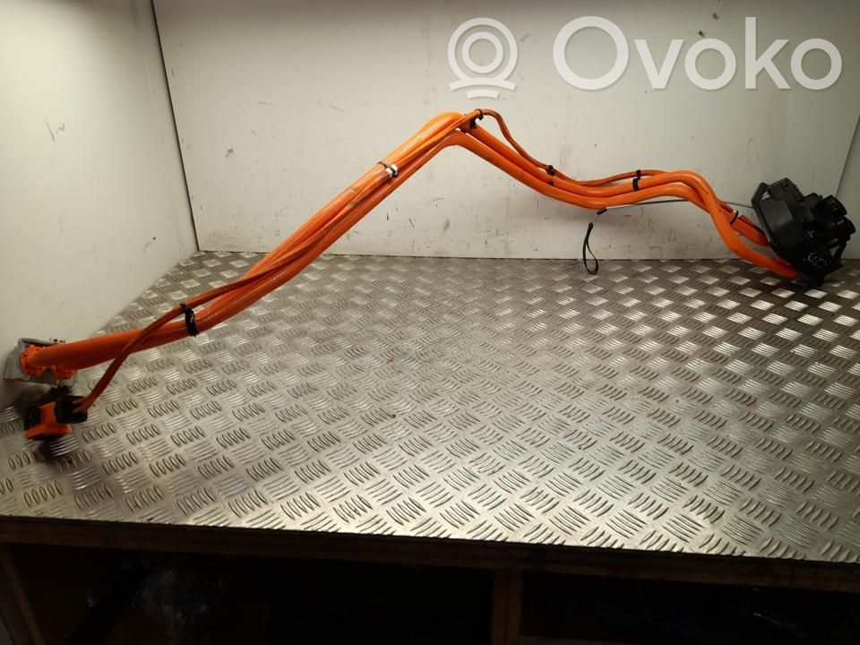 Tesla Model 3 Sähköauton latauskaapeli 