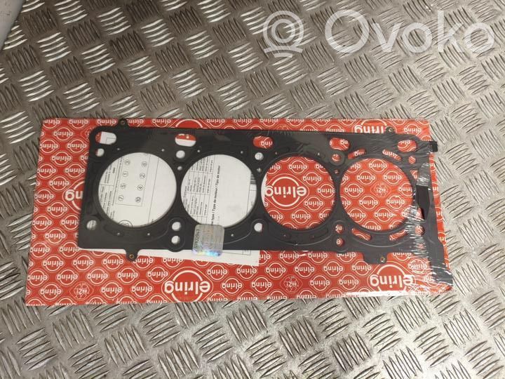BMW 5 E39 Alte piese compartiment motor 