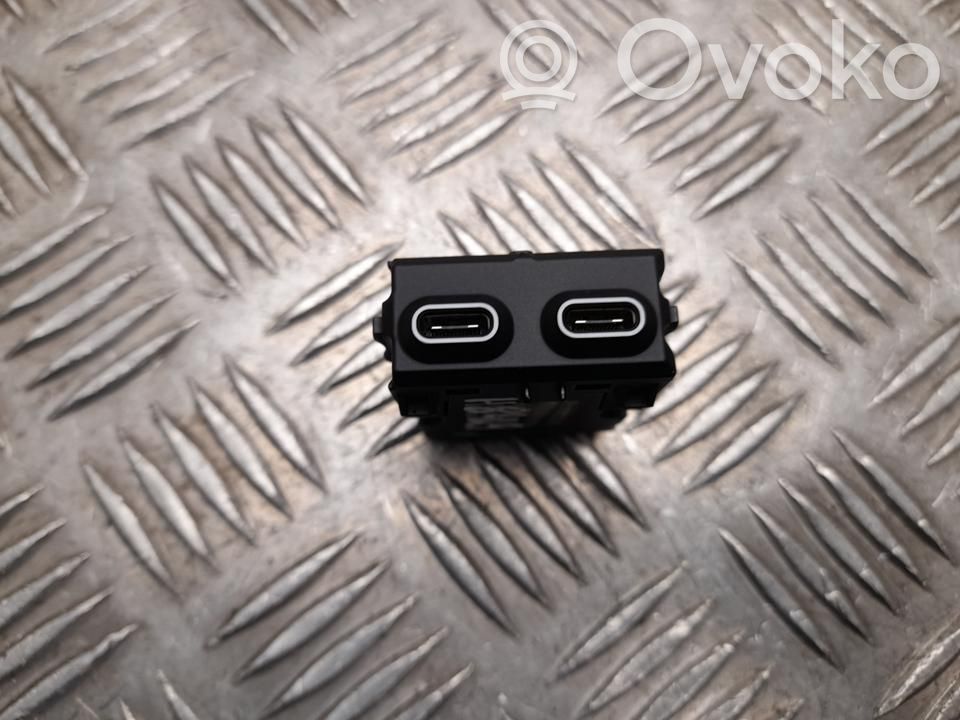 BMW 5 G60 G61 Priză USB 