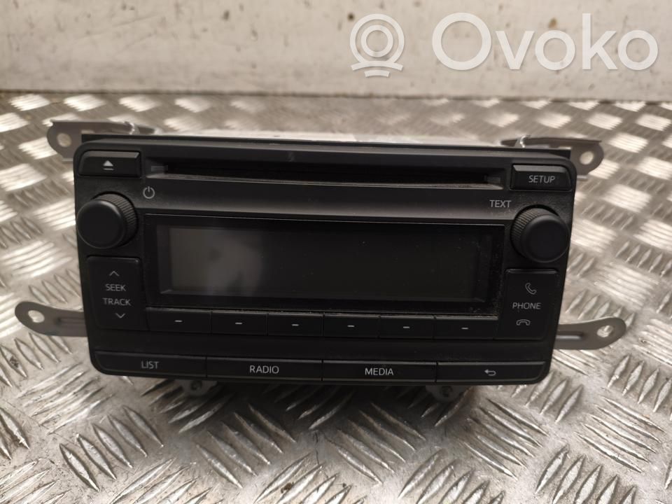 Toyota Avensis T270 Panel / Radioodtwarzacz CD/DVD/GPS 