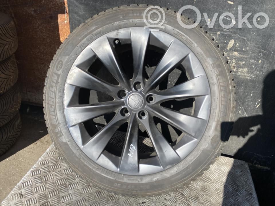 Tesla Model X R20-alumiinivanne 