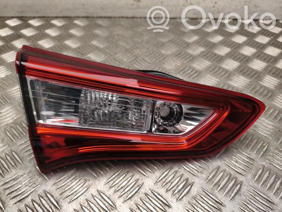 Toyota Yaris Luci posteriori 