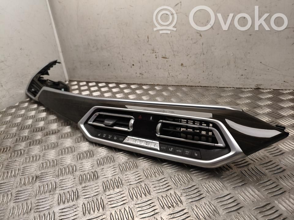 BMW X5 G05 Dysze / Kratki środkowego nawiewu deski rozdzielczej 