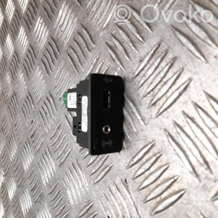 Volkswagen Amarok Connecteur/prise USB 