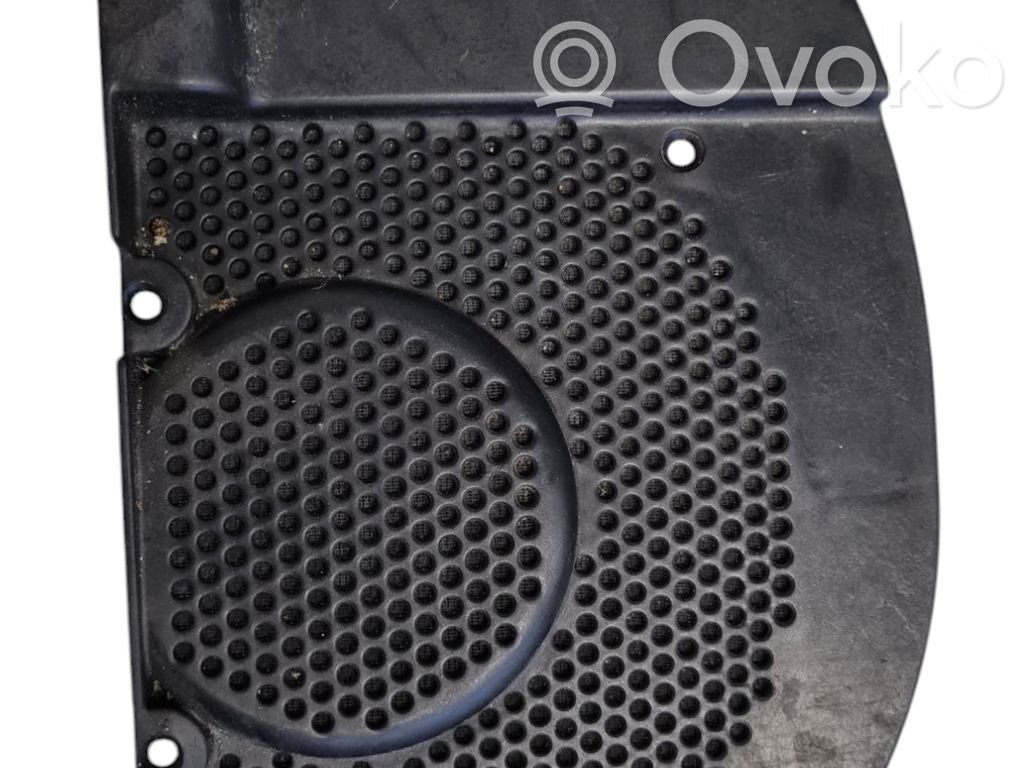 BMW 7 E65 E66 Subwoofera reste/apdare 
