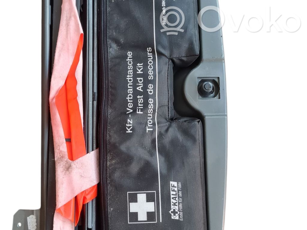 Vaistinėlė   8270015