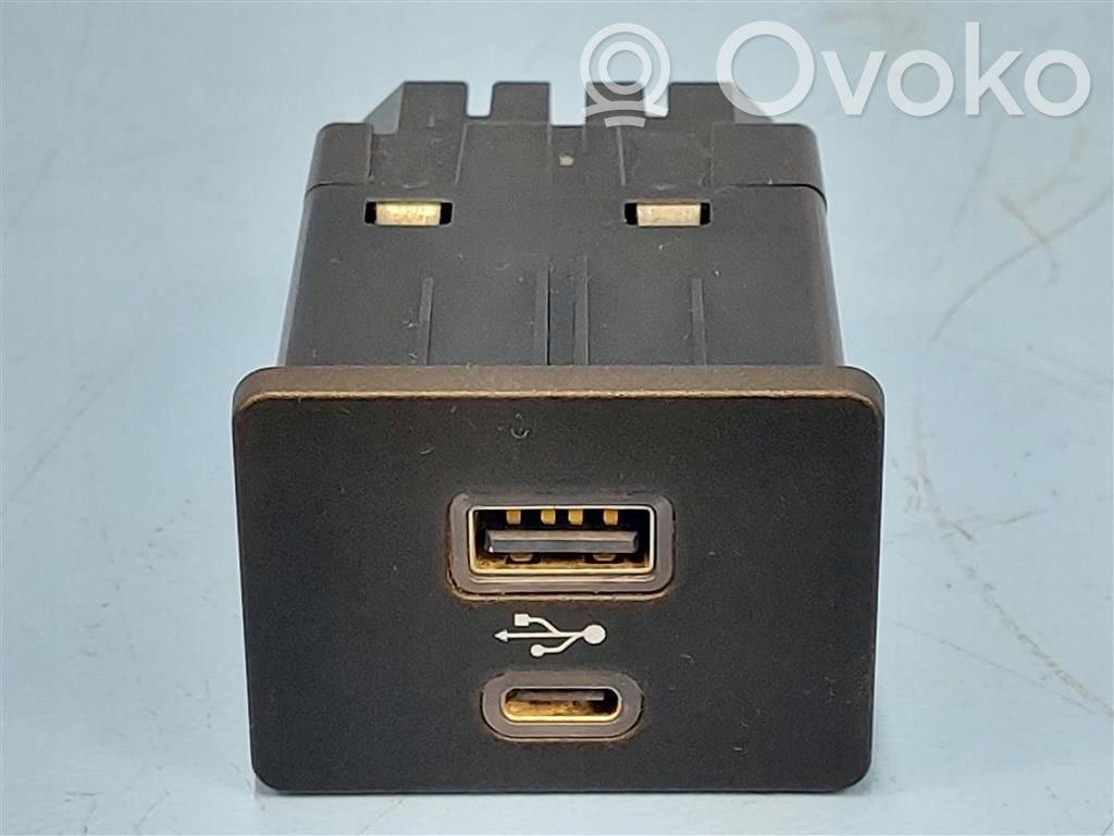 Ford Explorer USB socket connector 