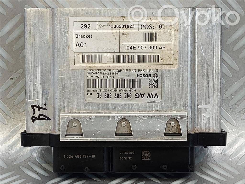 Volkswagen PASSAT B7 Engine control unit/module 