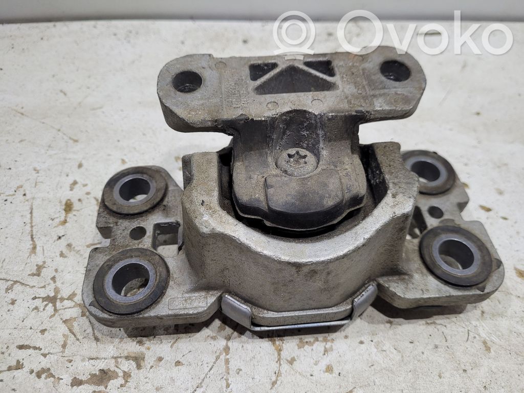 Volvo S60 Engine mount bracket 