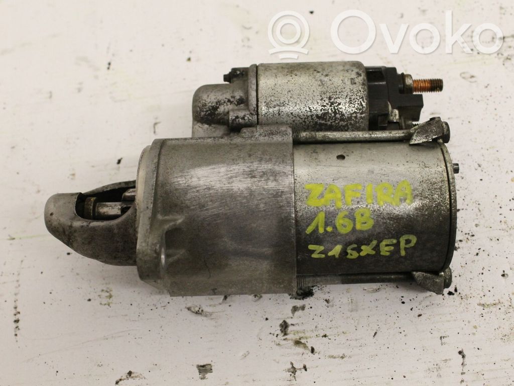Opel Zafira B Starter motor 