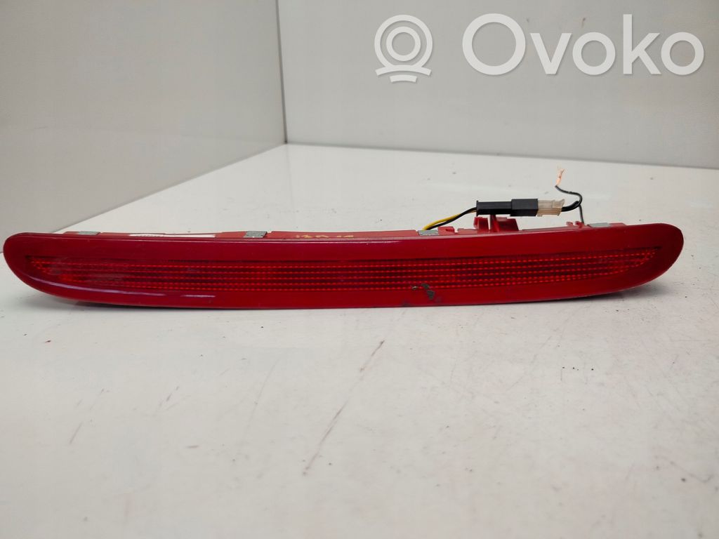 Opel Astra J Papildomas stop žibintas 
