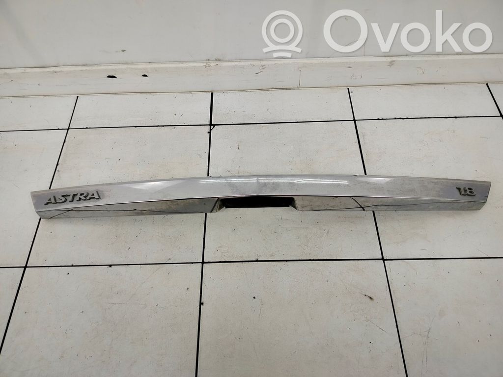 Opel Astra H Poignée extérieure de hayon arrière 