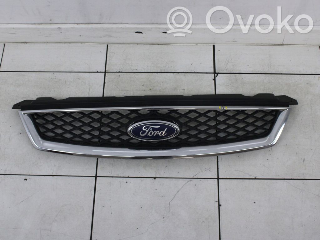 Ford Focus ST Etupuskurin ylempi jäähdytinsäleikkö 