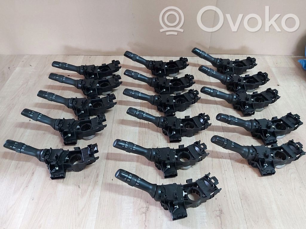 Toyota Auris 150 Autres commutateurs / boutons / leviers 