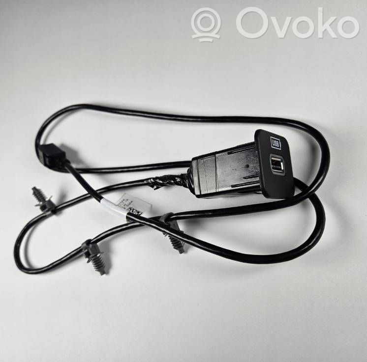 Jeep Cherokee KL Enchufe conector USB 
