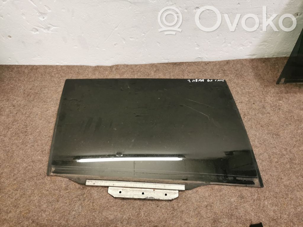 Toyota Avensis T250 Rear door window glass 