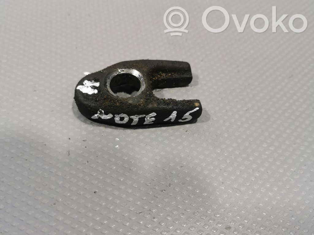 Abrazadera del inyector de combustible