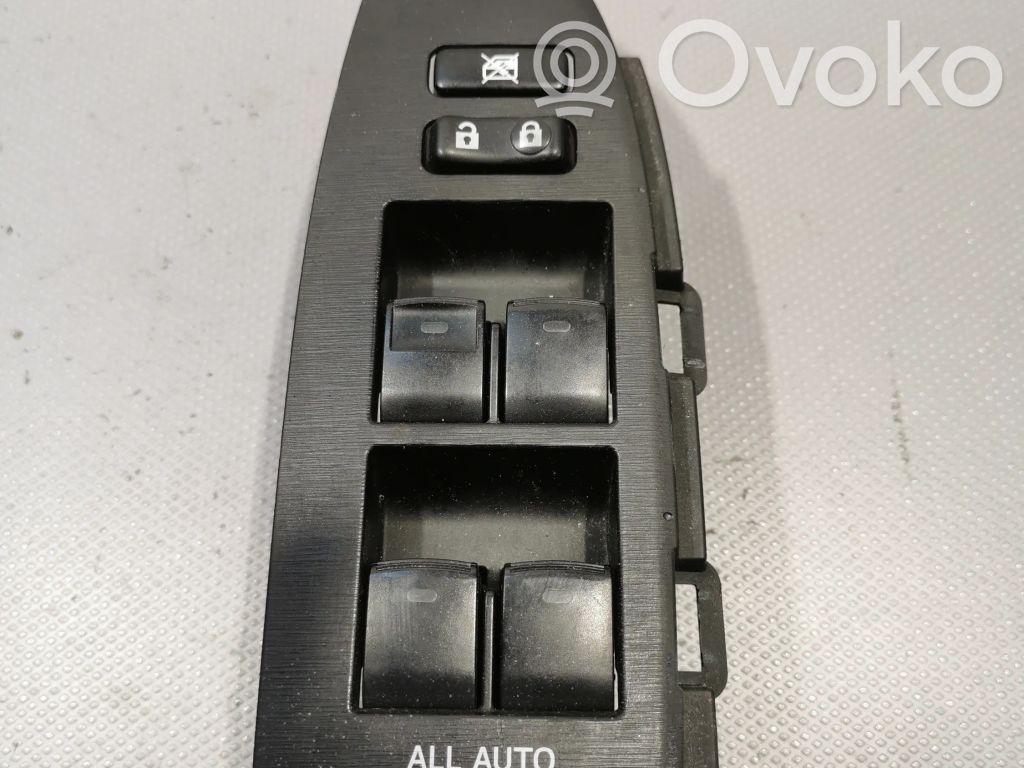 Toyota Prius (XW30) Electric window control switch 