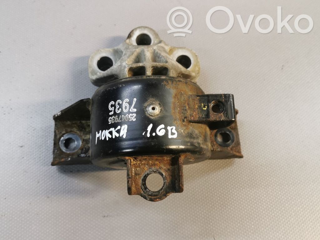 Opel Mokka Engine mount bracket 