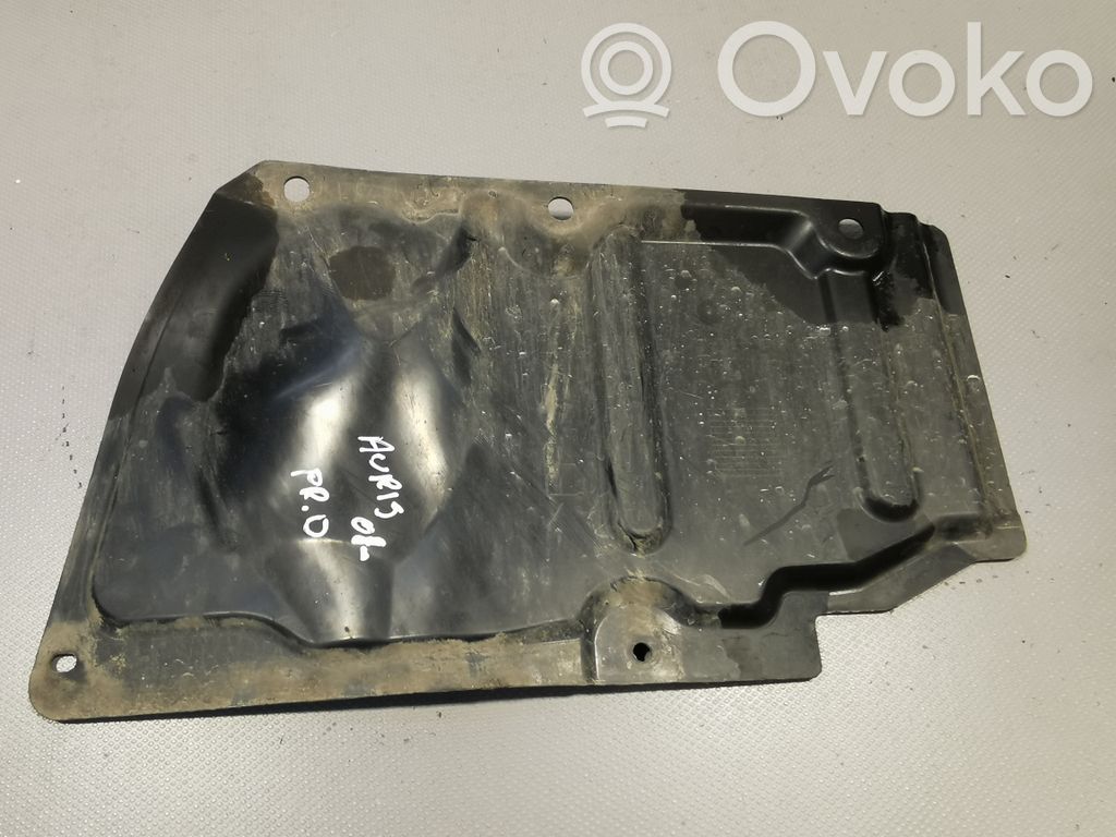 Toyota Auris 150 Variklio dugno apsauga 