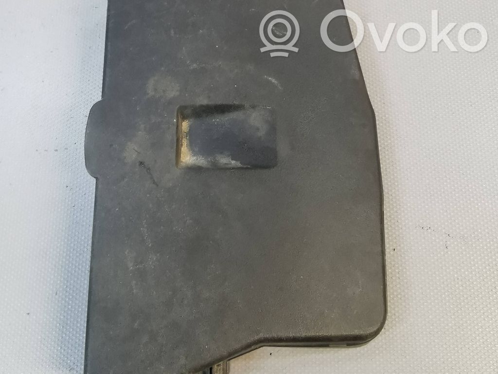 Pokrywa skrzynki bezpieczników   8266205150