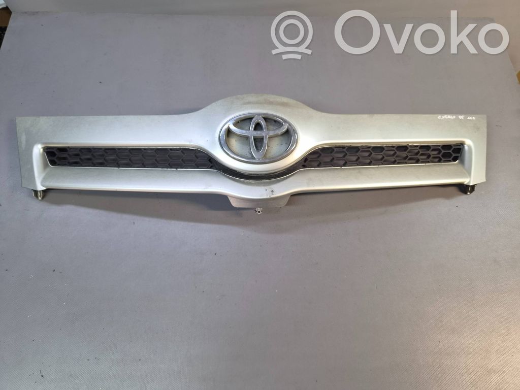 Toyota Corolla Verso E121 Rejilla delantera 