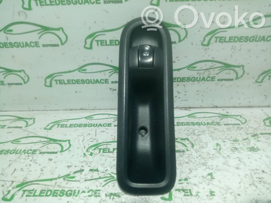 Renault Clio III Electric window control switch 