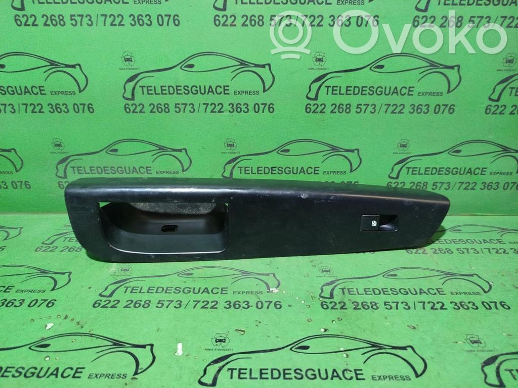 Electric window control switch   823611H000