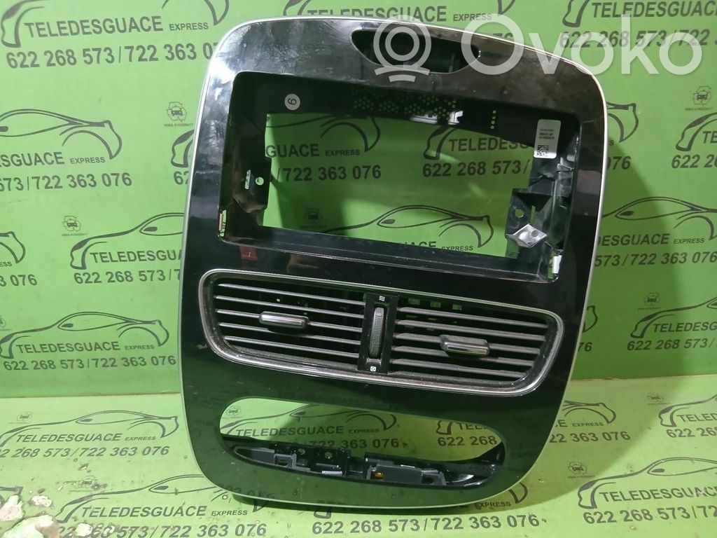 Renault Clio III Centrinės oro grotelės 