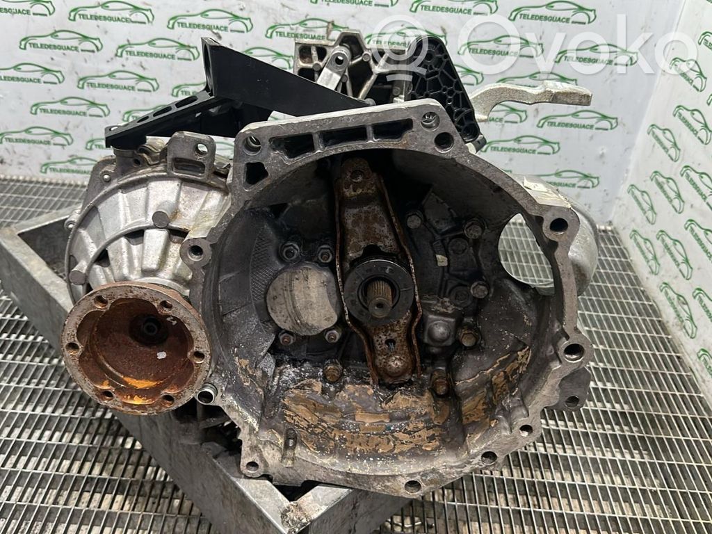 Volkswagen PASSAT Manualna 5-biegowa skrzynia biegów 