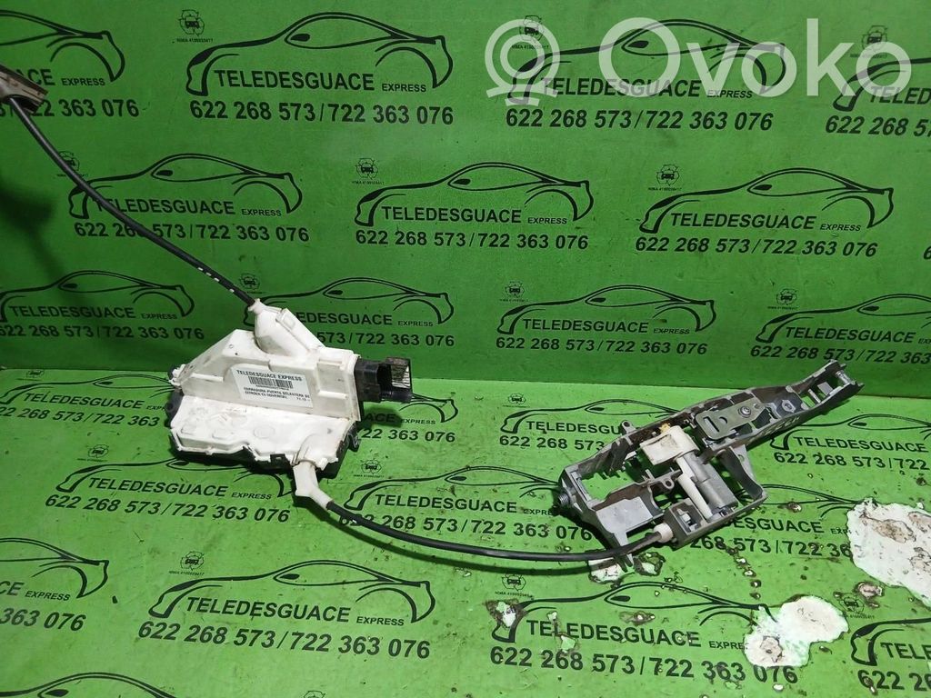 Priekšpusē slēdzene   006246