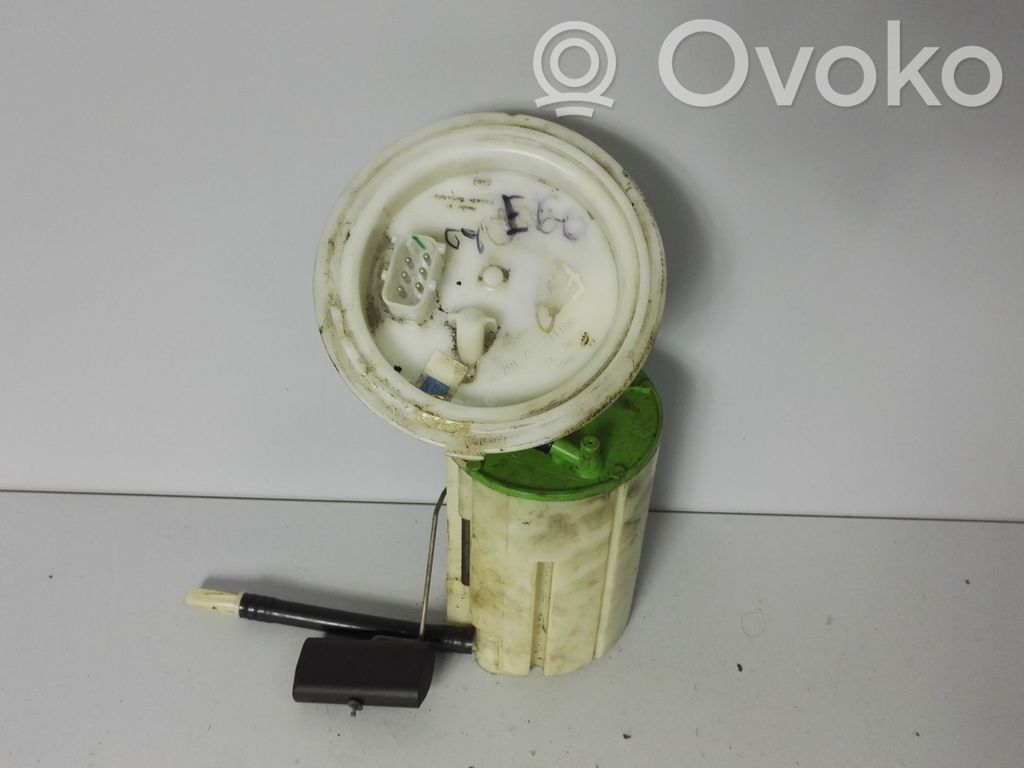 BMW 5 E60 E61 Pompe à carburant 