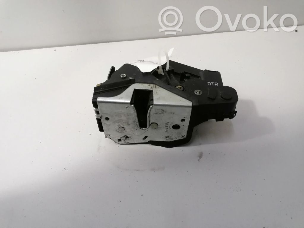 BMW 3 E46 Priekinė durų spyna 