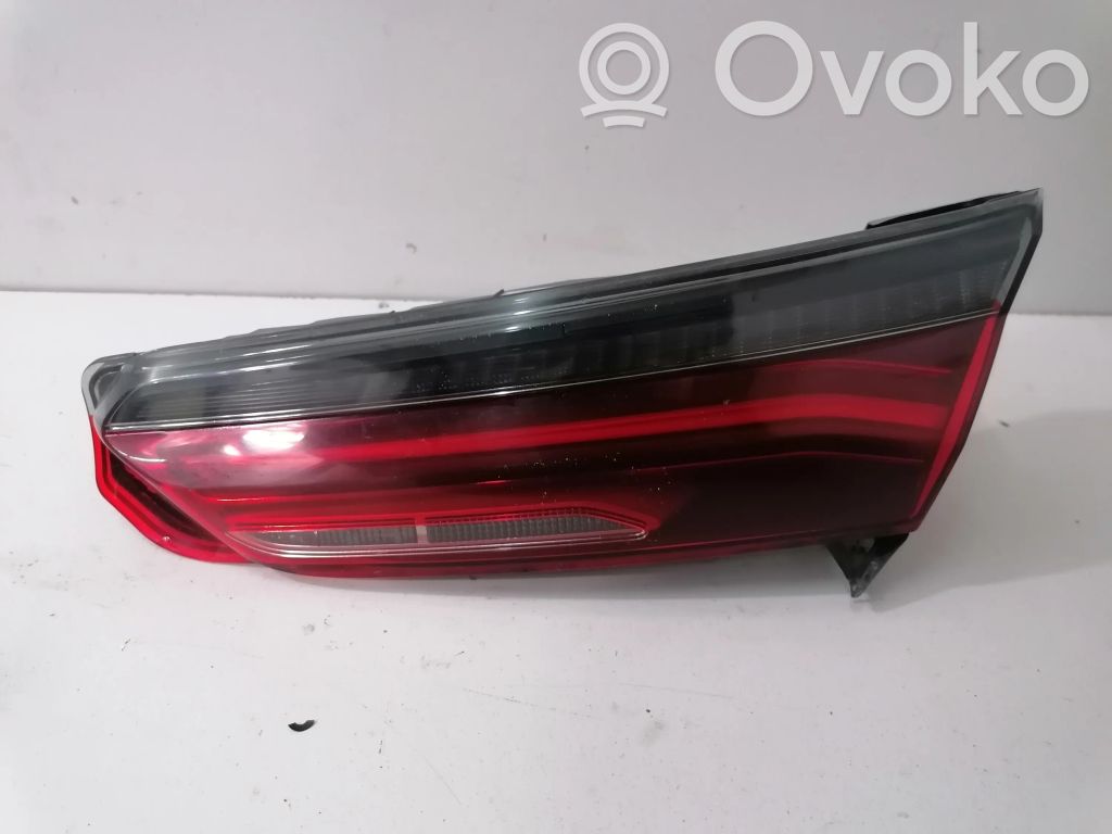 BMW 8 G14 Lampy tylnej klapy bagażnika 