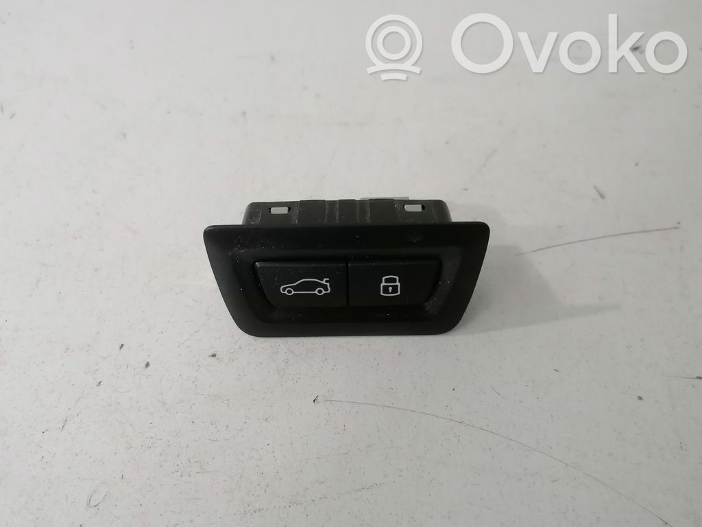 BMW X1 U11 Tailgate/boot open switch button 