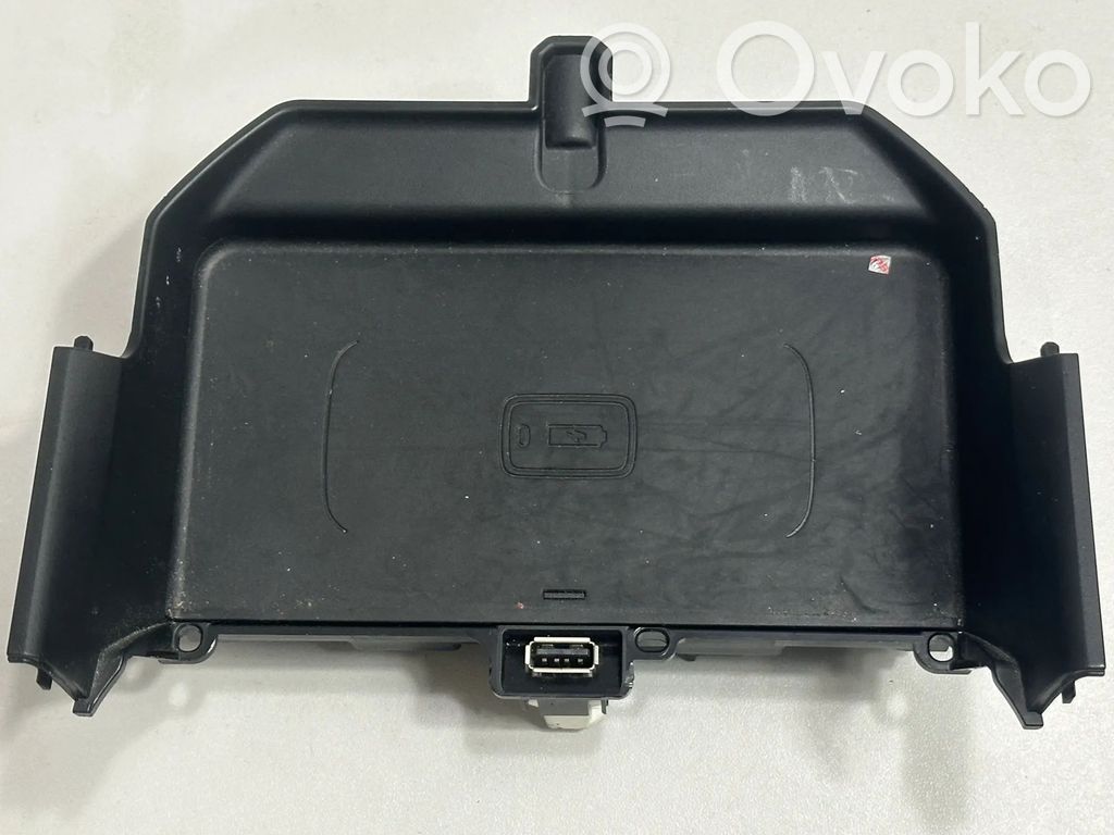 BMW 5 G30 G31 G38 Moduł ładowania bezprzewodowego 