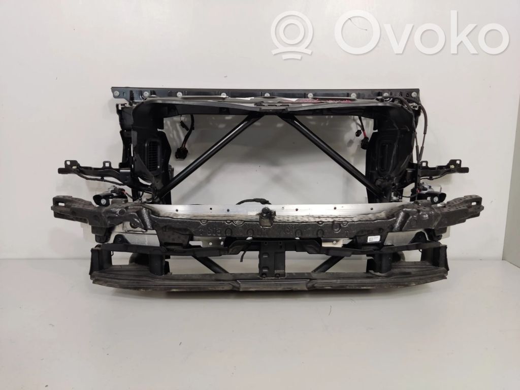 BMW X5 G05 Pas przedni 
