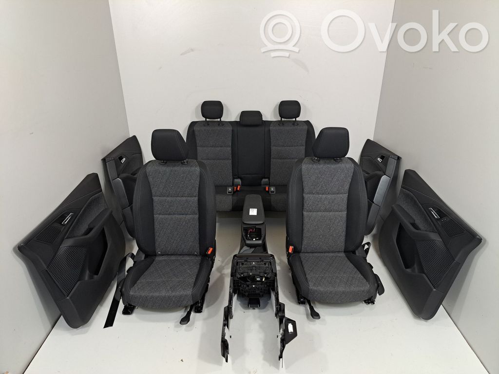 BMW 2 Active Tourer U06 Sisustussarja 