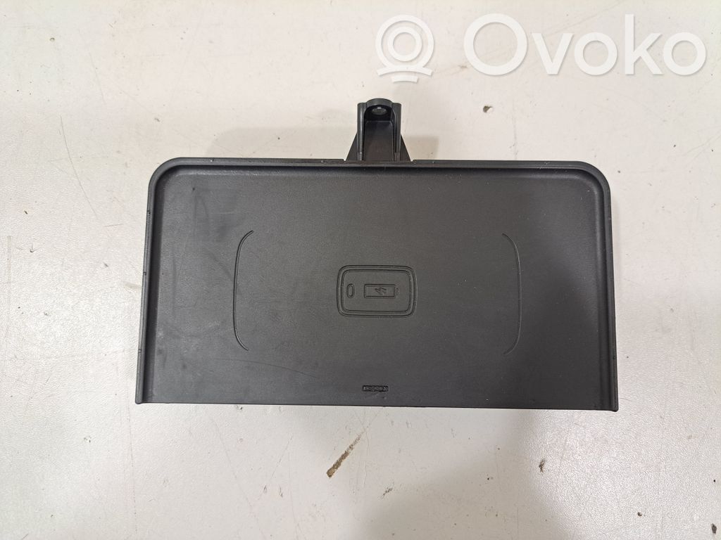 BMW 5 G30 G31 G38 Moduł ładowania bezprzewodowego 