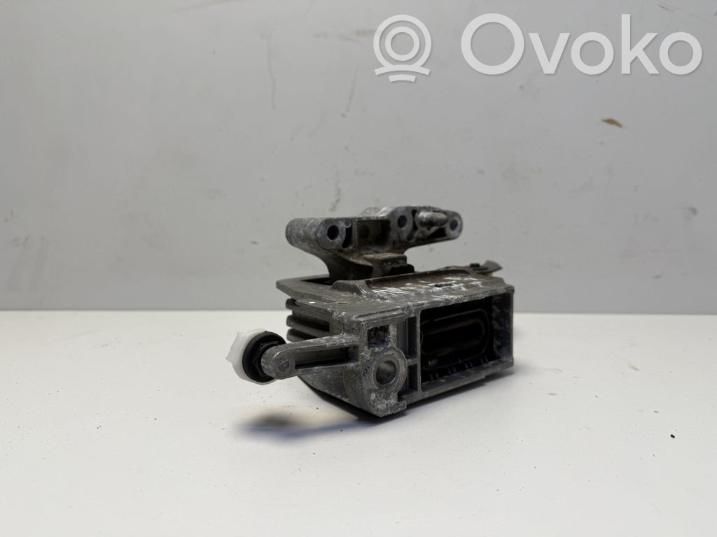 BMW 2 F46 Engine mount bracket 