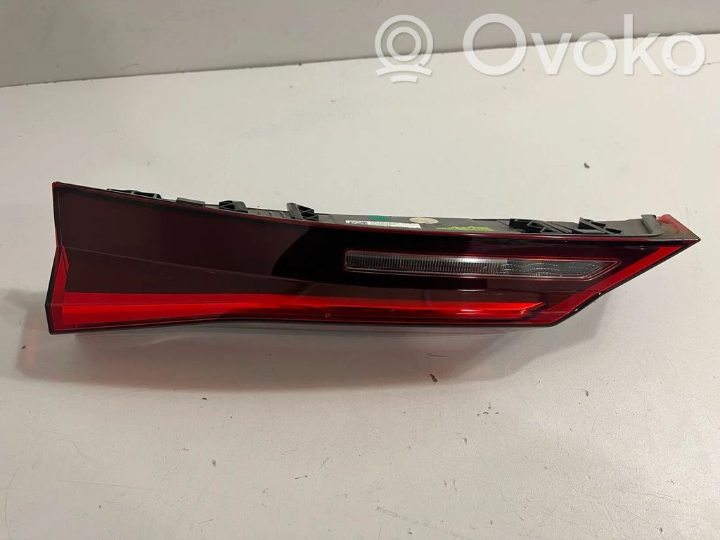 BMW X1 U11 Lampă spate în capacul portbagajului 
