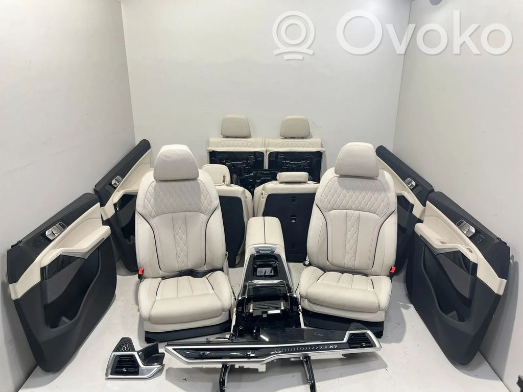 BMW X7 G07 Tapicerka / Komplet 