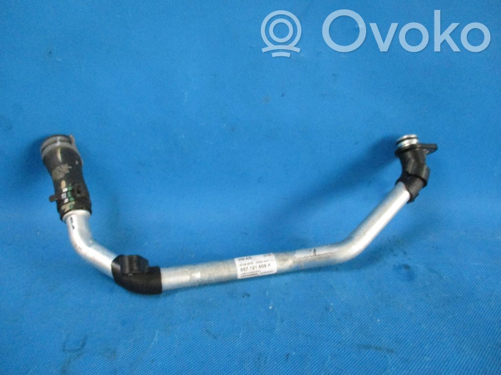 Audi Q7 4M Engine coolant pipe/hose 