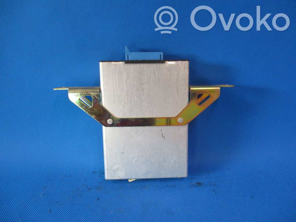 Unité de commande / module de régulateur de vitesse   1384734