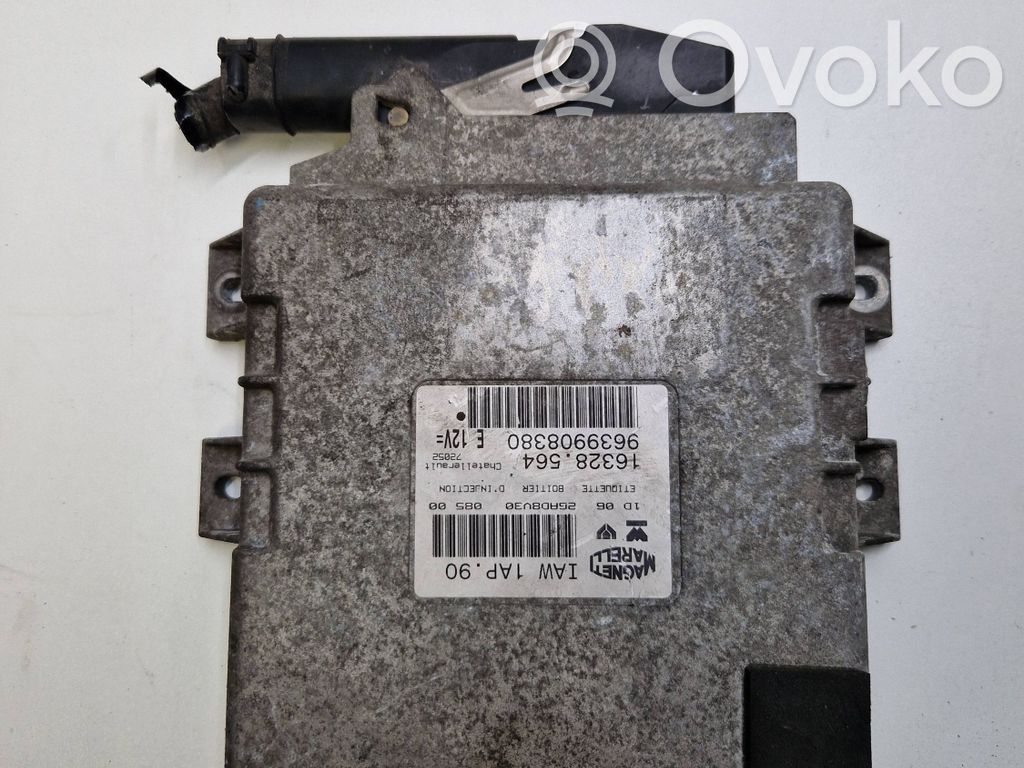 Peugeot 206 Engine control unit/module 